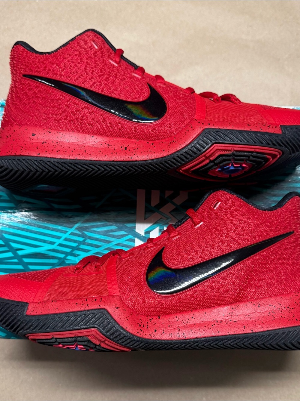 Nike Kyrie 3 Candy Apple Men’s size 9 Basketball Shoes Rare!